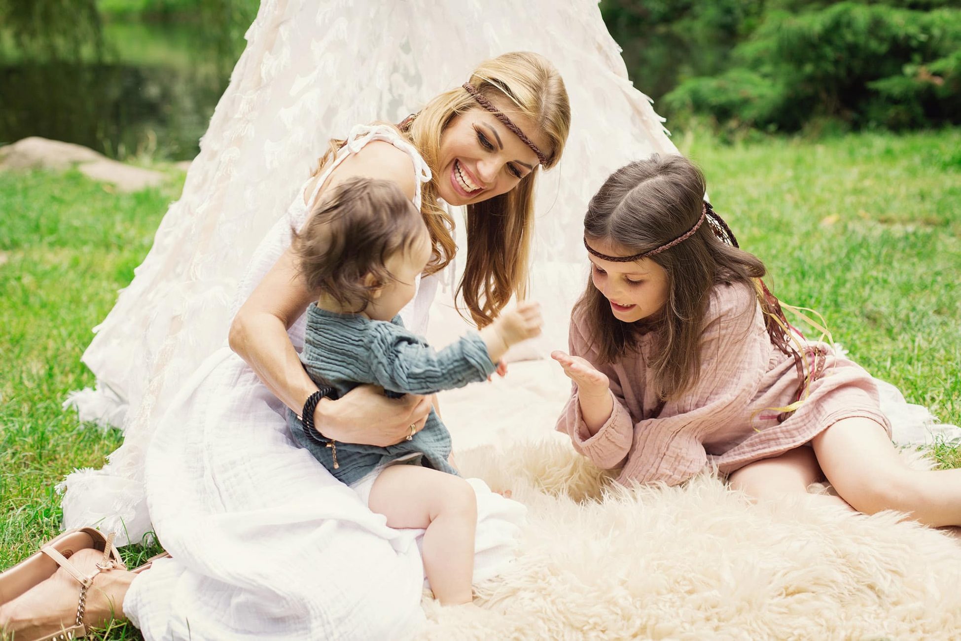 The benefits of having childcare at a wedding, wedding babysitters, nanny at wedding, nanny weddings, childcare for weddings